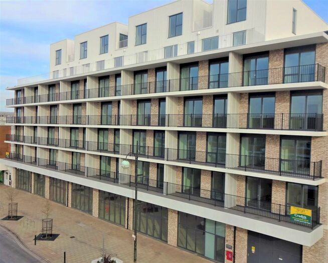 1 Bedroom Apartment To Rent In The Broadway, Town Centre, RH10