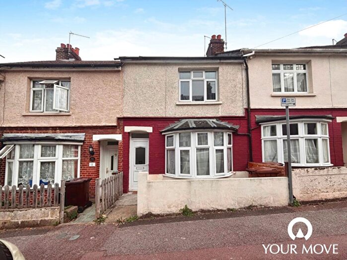 4 Bedroom Terraced House To Rent In Rochester Street, Chatham, Kent, ME4