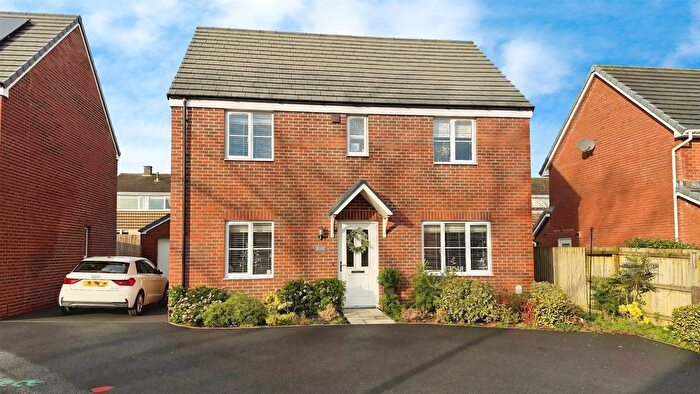 4 Bedroom Detached House For Sale In Llys Castell Newydd, Bridgend, CF31