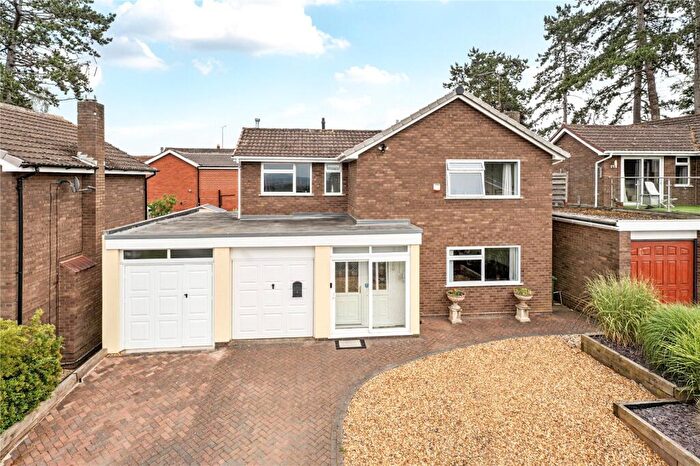 3 Bedroom Detached House For Sale In Ludgate Avenue, Kidderminster, Worcestershire, DY11