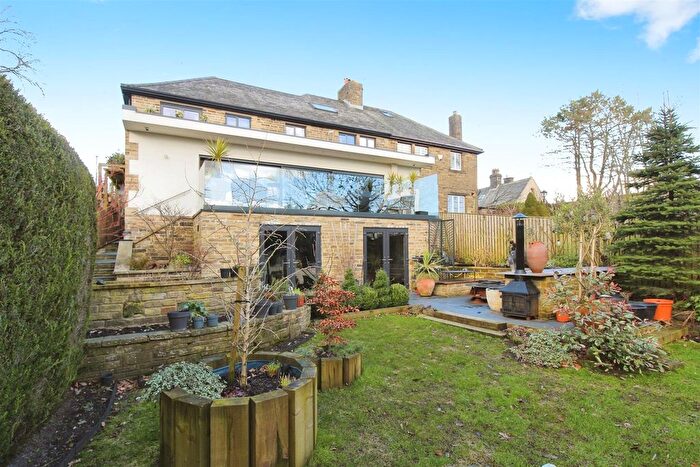 4 Bedroom Semi Detached House For Sale In Beacon Road, Bradford, BD6