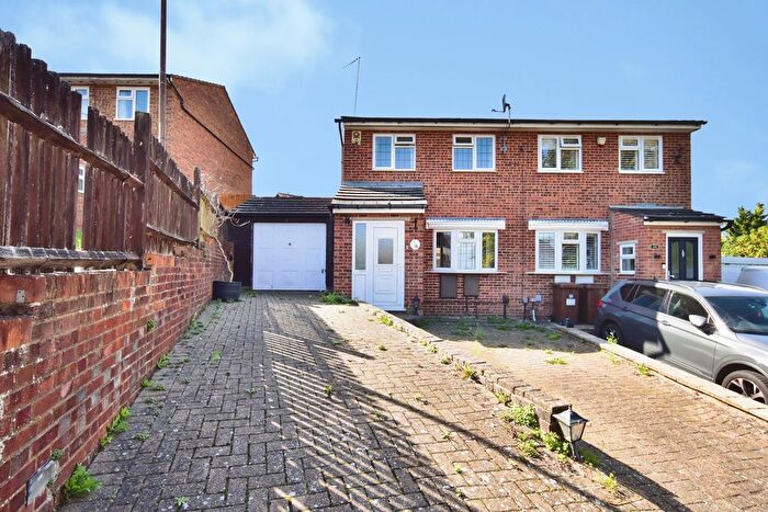 3 Bedroom Semi Detached House For Sale In Limetree Close, Kent, ME5