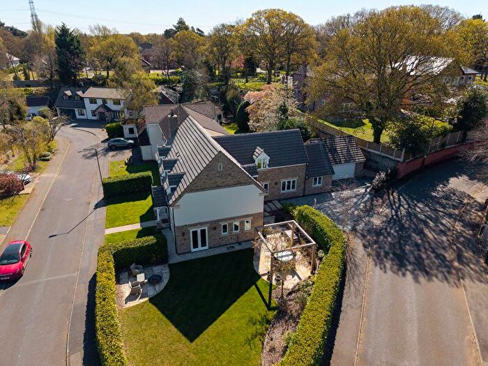 6 Bedroom Detached House For Sale In Birchwood Dell, Bessacarr, DN4