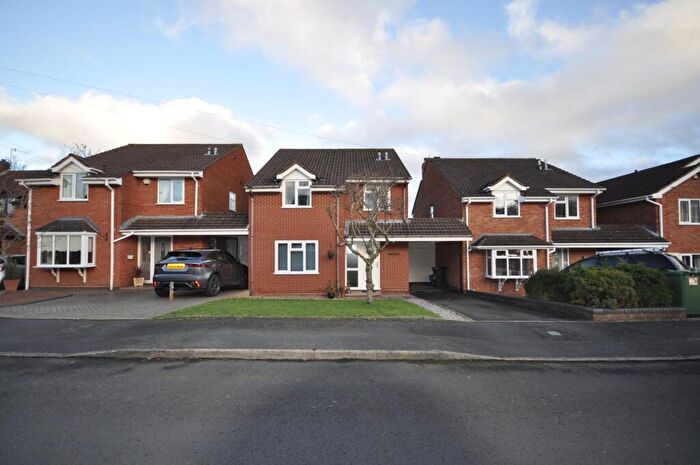 4 Bedroom Link Detached House For Sale In Celandine Close, Kingswinford, DY6