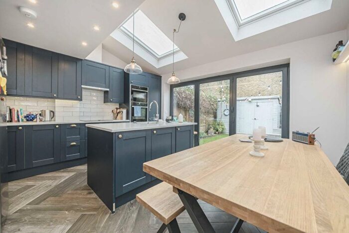 3 Bedroom Terraced House For Sale In Brook Road South, Brentford, TW8