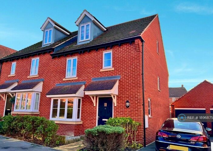 4 Bedroom Semi-Detached House To Rent In Lisa Head Avenue, Didcot, OX11