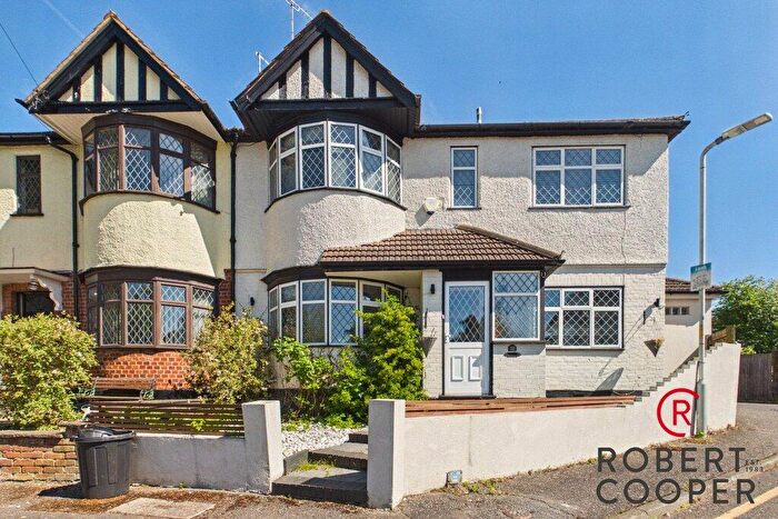 5 Bedroom End Of Terrace House For Sale In Linden Close, Ruislip, Middlesex, HA4
