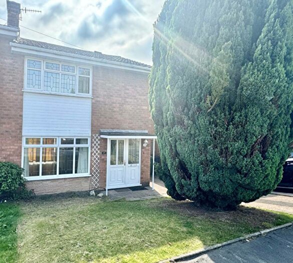 3 Bedroom Semi-Detached House To Rent In Woodridge Road, Halesowen, B63