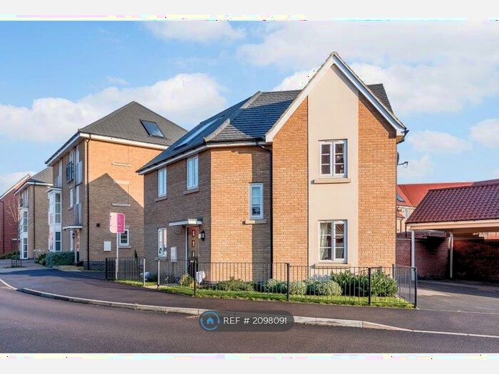 3 Bedroom Detached House To Rent In Lockgate Road, Northampton, NN4