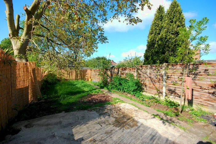 4 Bedroom Property To Rent In Bowes Road, Arnos Grove, London, N11