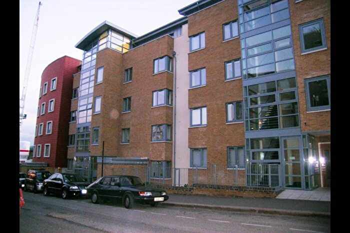 3 Bedroom Flat To Rent In Regents Park Road, Chalk Farm, London, NW1