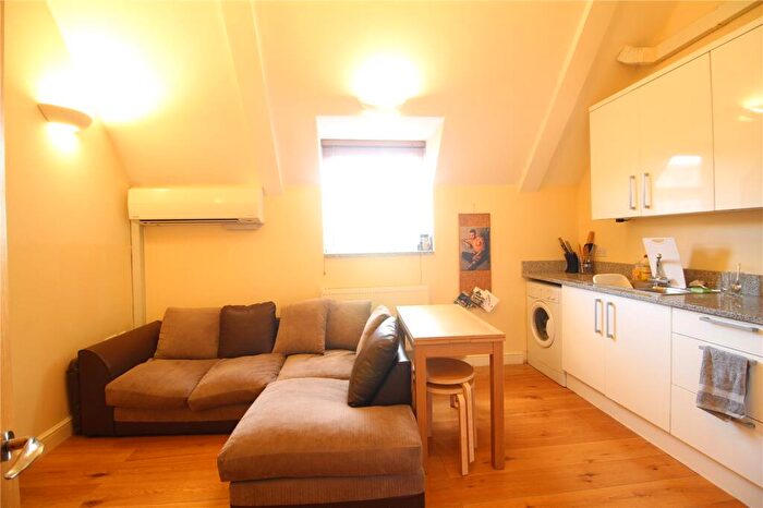 2 Bedroom Apartment To Rent In High Street, Crouch End, London, N8