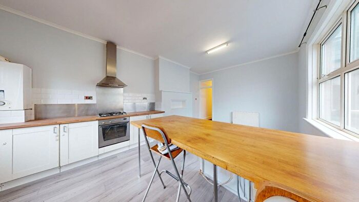 2 Bedroom Flat For Sale In Cheriton High Street, Folkestone, CT19