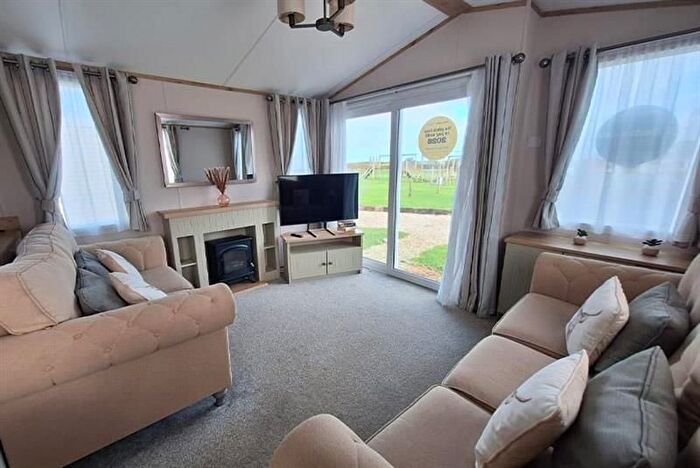 3 Bedroom Mobile/park Home For Sale In Hendra Croft, Newquay, TR8
