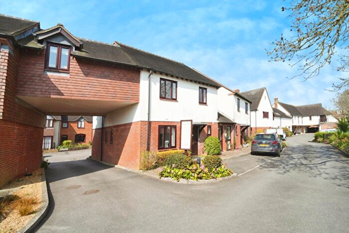 2 Bedroom Flat For Sale In Bickerley Road, Ringwood, Hampshire, BH24