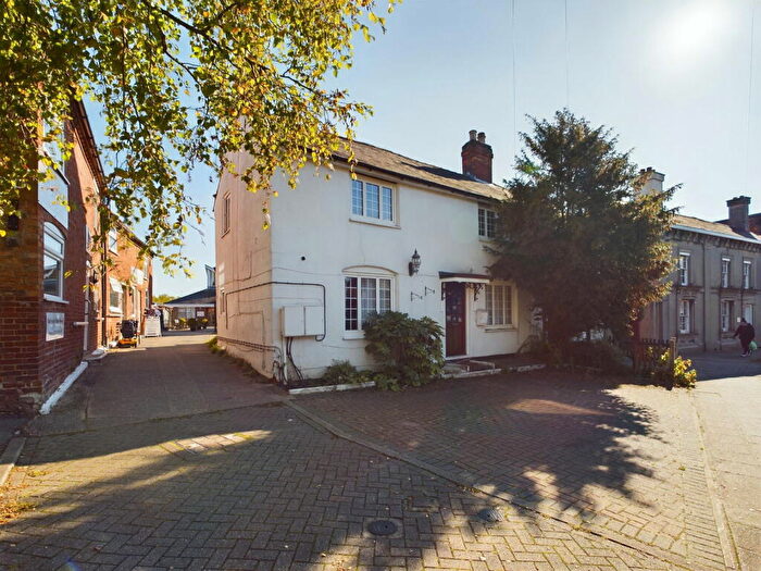 3 Bedroom Semi-Detached House For Sale In Coventry Street, Southam, CV47