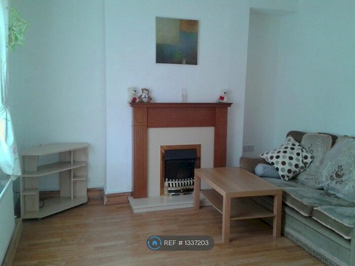 2 Bedroom End Of Terrace House To Rent In Olton Avenue, Nottingham, NG9