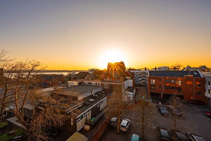 2 Bedroom Flat For Sale In Castle Place, , High Street, Southampton, SO14