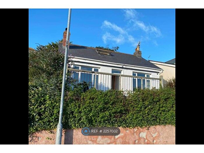 2 Bedroom Bungalow To Rent In Headleigh Road, Newquay, TR7