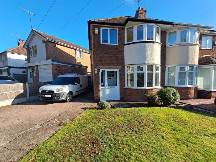 3 Bedroom Semi-Detached House For Sale In Rectory Park Road, Sheldon, Birmingham, B26