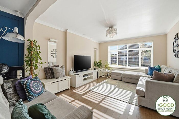 3 Bedroom Semi Detached House For Sale In Queensway, Cheadle, SK8