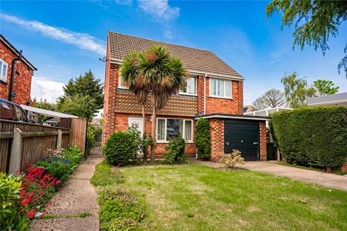 3 Bedroom Detached House For Sale In Scartho Road, Grimsby, Lincolnshire, DN33