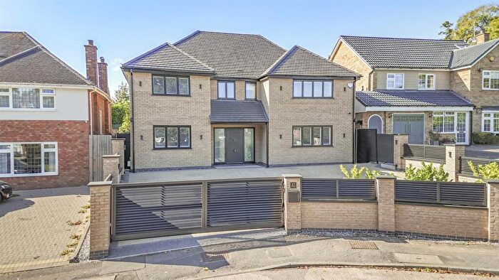4 Bedroom Detached House For Sale In Shepherds Pool Road, Sutton Coldfield, B75