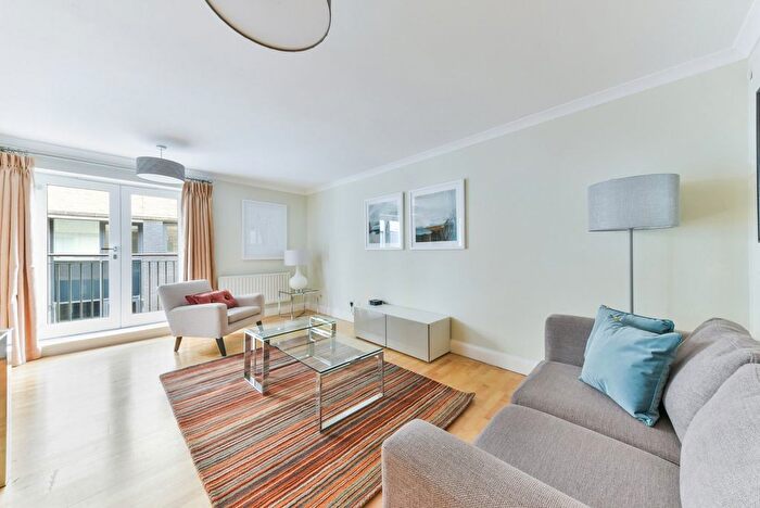 2 Bedroom Flat To Rent In Shad Thames, London, SE1