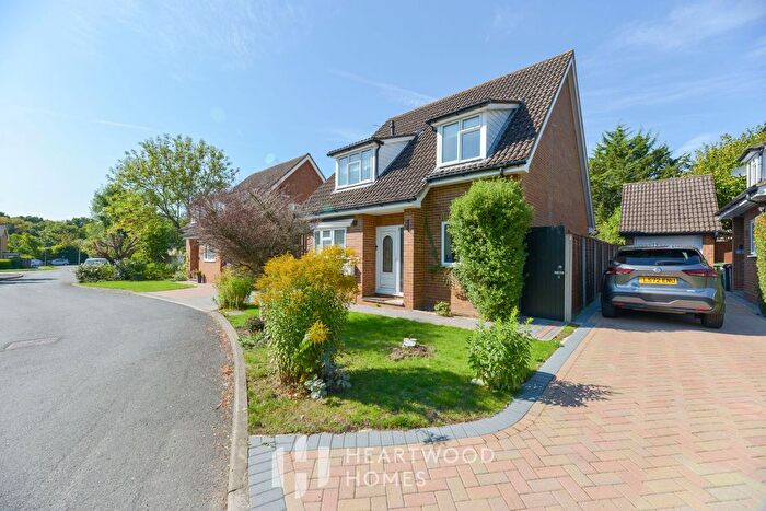 3 Bedroom Detached House For Sale In Yule Close, Bricket Wood, St. Albans, AL2