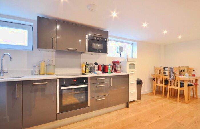 1 Bedroom Flat To Rent In Pembroke Road, Muswell Hill, N10