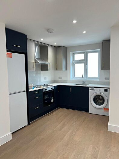 2 Bedroom Apartment To Rent In High Street, Penge, London, SE20