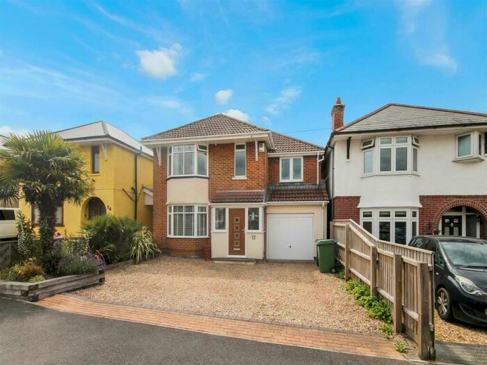 3 Bedroom Detached House To Rent In Hennings Park Road, Oakdale, BH15