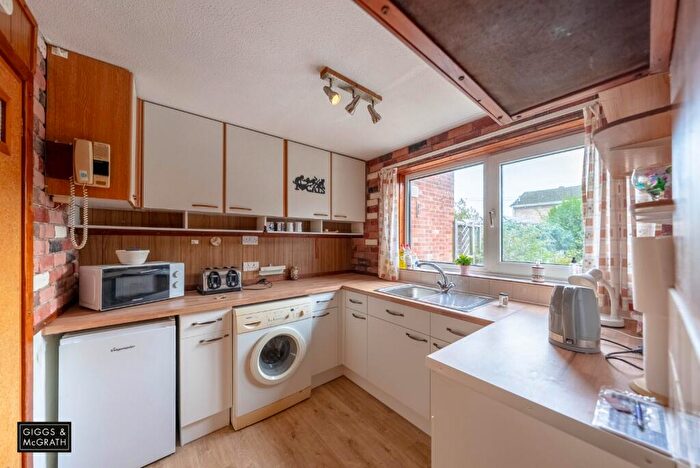 2 Bedroom Semi-Detached House For Sale In Lancelot Way, Fenstanton, Huntingdon, Cambridgeshire, PE28