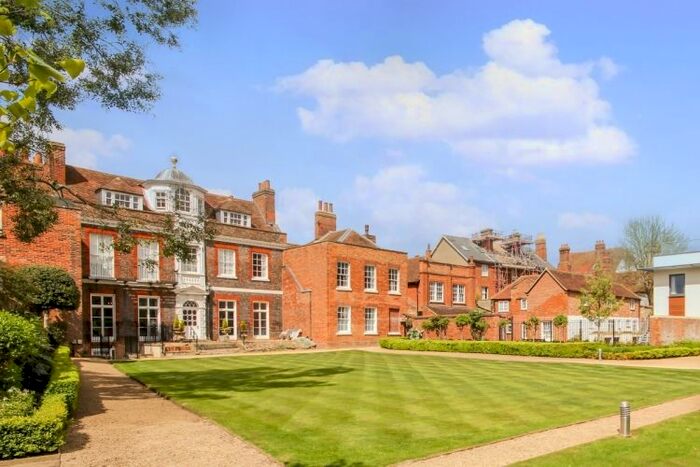 2 Bedroom Flat To Rent In East St Helen Street, Abingdon, OX14