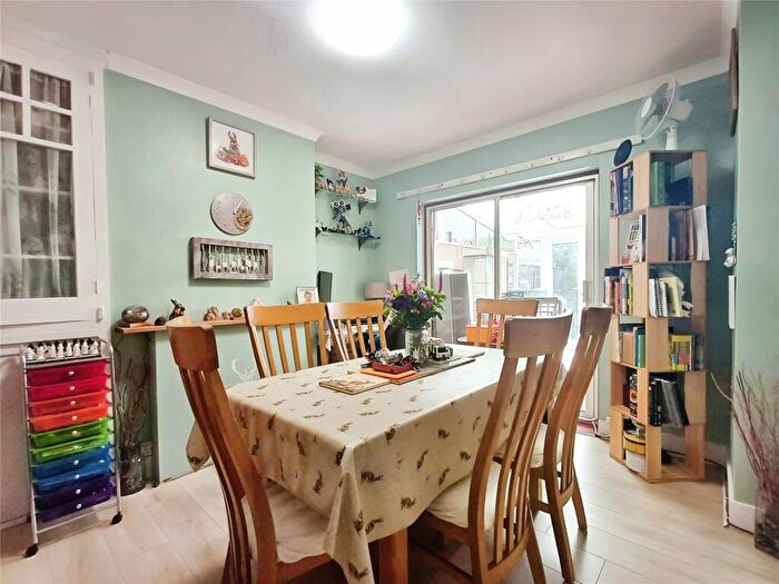 3 Bedroom Terraced House For Sale In Ridgeway Avenue, Gravesend, Kent, DA12