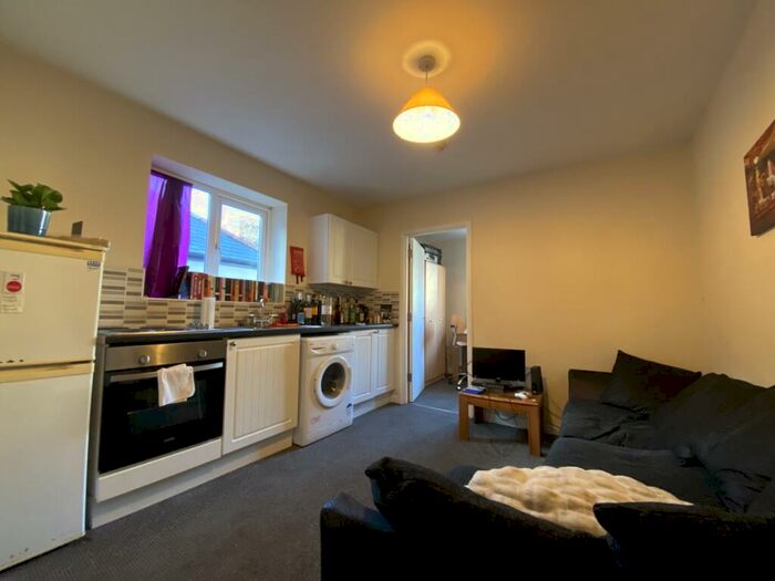1 Bedroom Flat To Rent In Llanbleddian Gardens, Cathays, CF24