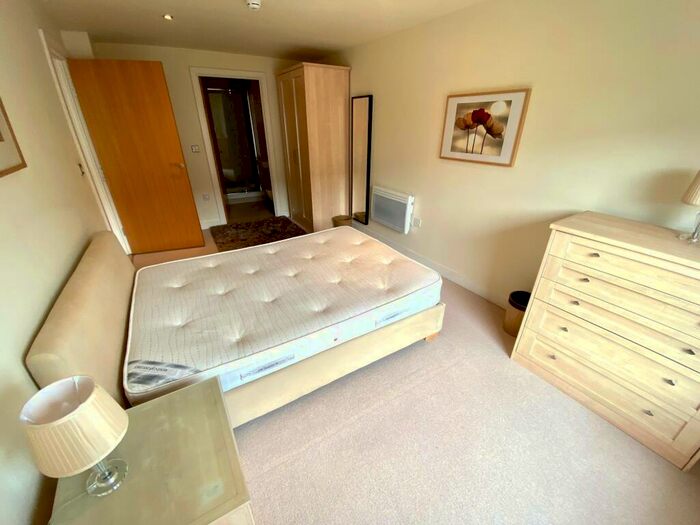 2 Bedroom Apartment To Rent In Mackenzie House, Leeds Dock, City Centre, LS10
