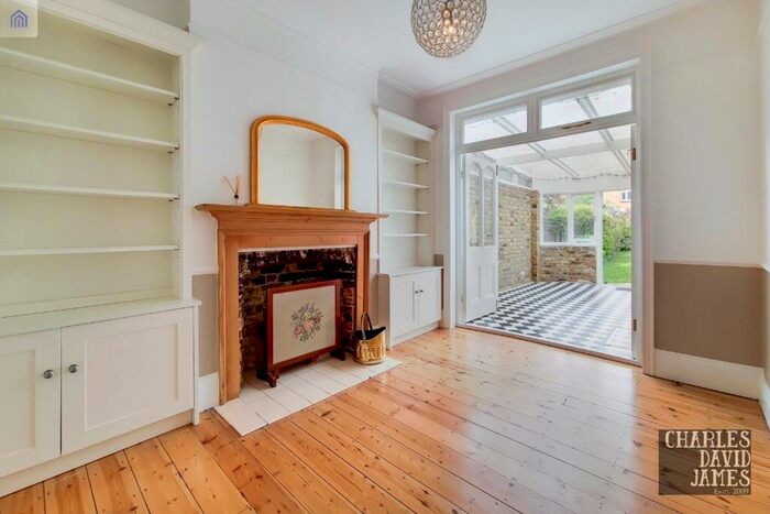 4 Bedroom Semi-Detached House To Rent In Radcliffe Road, London, N21