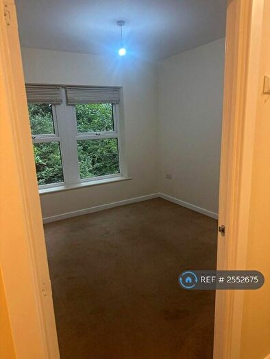 2 Bedroom Flat To Rent In Adrian Close, Hemel Hempstead, HP1
