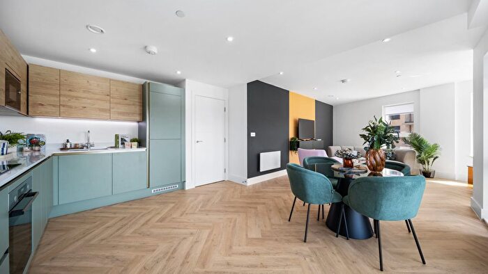 2 Bedroom Flat For Sale In Brighton Road, Shoreham-By-Sea, BN43