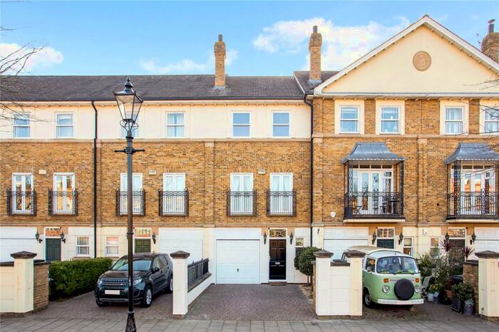 4 Bedroom Terraced House To Rent In Trinity Church Road, London, SW13