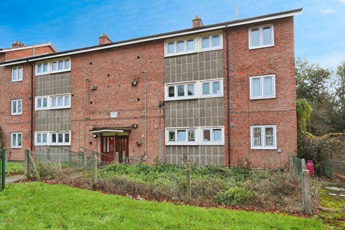 3 Bedroom Flat For Sale In Holly Bush Grove, Birmingham, B32