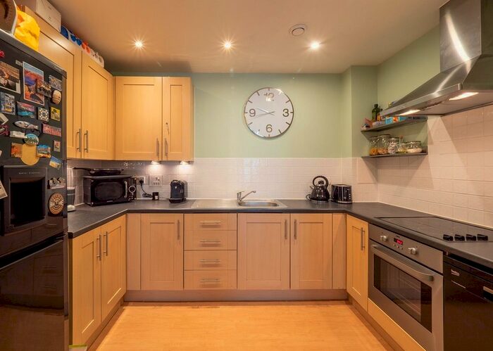 1 Bedroom Flat To Rent In Lawrence Court, Palmerston Road, London W3