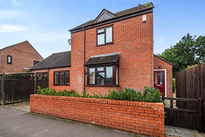 2 Bedroom Semi-Detached House To Rent In Edgeway Road, Marston, OX3