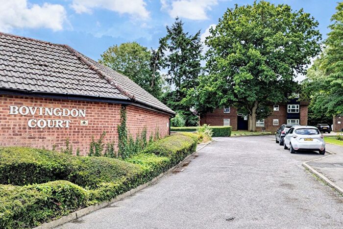 2 Bedroom Flat For Sale In Bovingdon Court, Bovingdon Hemel Hempstead, HP3