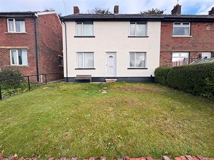 3 Bedroom Semi-Detached House For Sale In Minorca Mount, Denholme, BD13