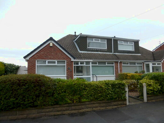 3 Bedroom Semi-Detached Bungalow To Rent In Moss Lane, Maghull, L31