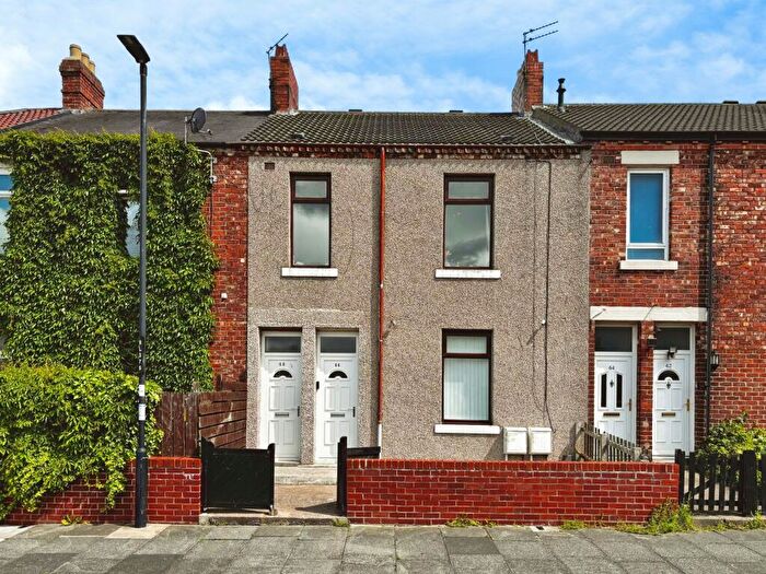 2 Bedroom Flat For Sale In Lansdowne Road, Forest Hall, Newcastle Upon Tyne, NE12