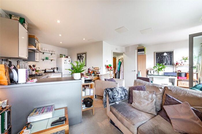 1 Bedroom Apartment To Rent In Buckler Court, Eden Grove, London, N7