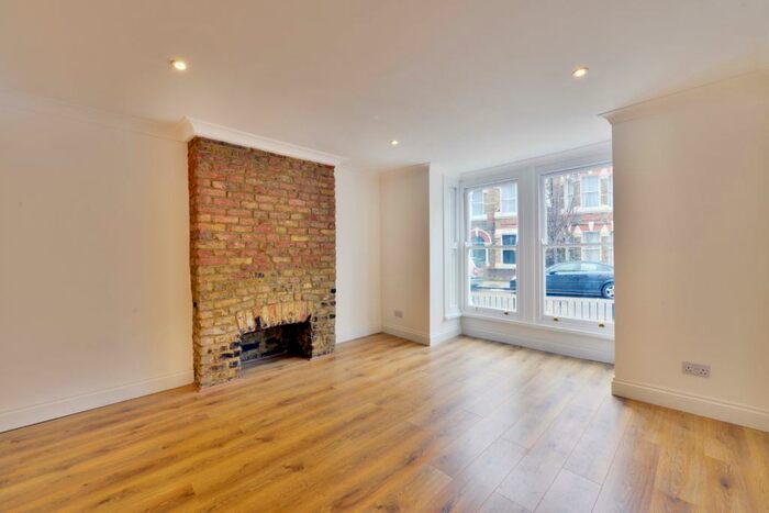 2 Bedroom Apartment To Rent In Saratoga Road, Clapton, E5